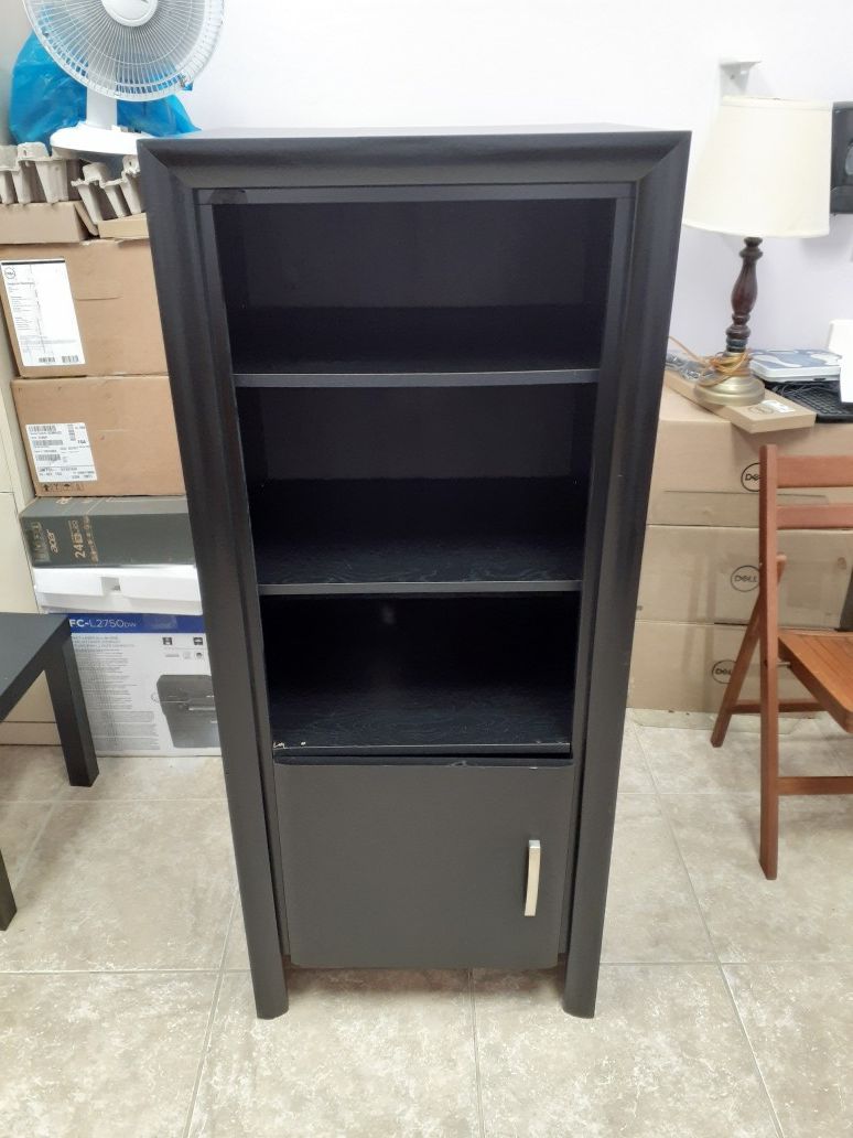 Bookcase with bottom door || Classic Black || Good Condition