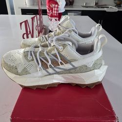 Women's New Balance Tektrel Sz.6