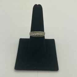 LADIES RING 14KT WHITE GOLD, 4.3 GRAMS, 8 SIZE, NATURAL DIAMONDS. 