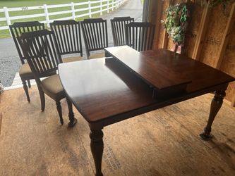 Basset solid cherry hardwood Table 6 chairs with leaf