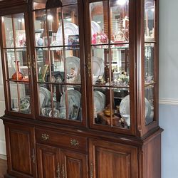 China Cabinet And Dinning Room Table And Chairs With Glass Top