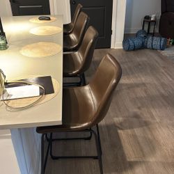 4 Bar stools!!
