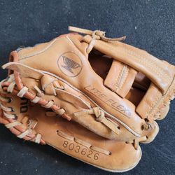 Mizuno Youth Baseball Glove 