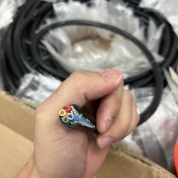 2.5 pure copper wire with 4 large cores. Specialized for power cables or professional speaker audio signal cables