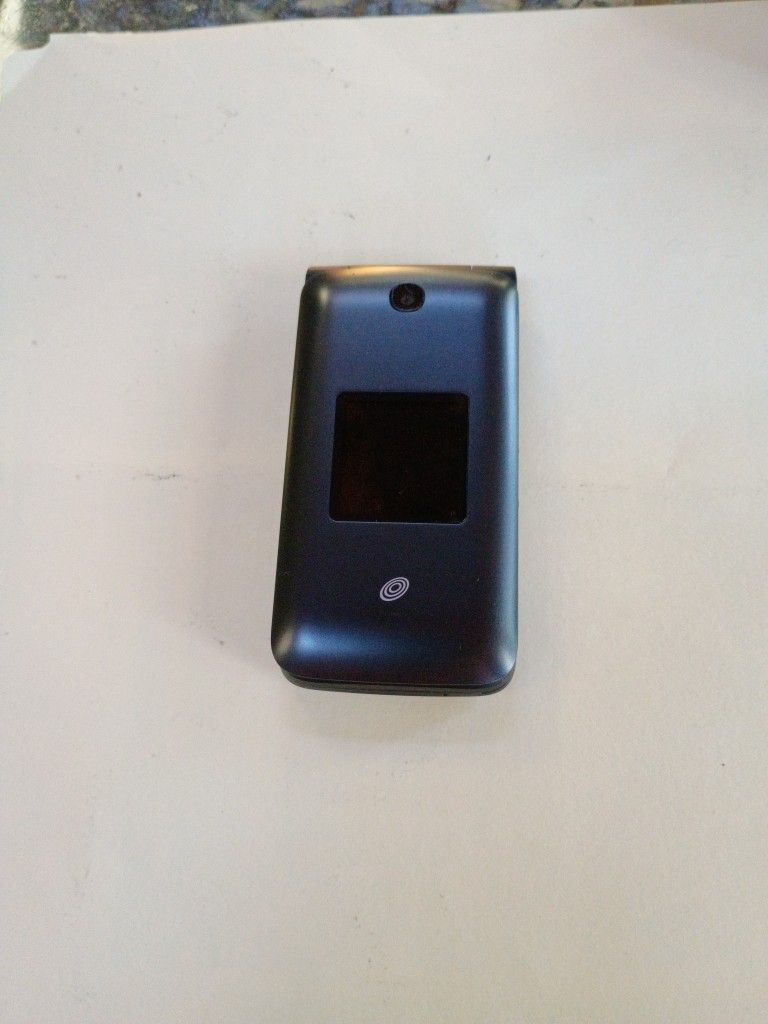 Alcatel Flip Phone  / Excellent Condition!