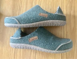 TAOS Women’s Shoes (Never Worn)