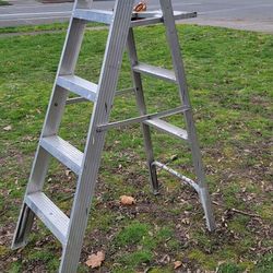 5 Ft Aluminum Step Ladder
