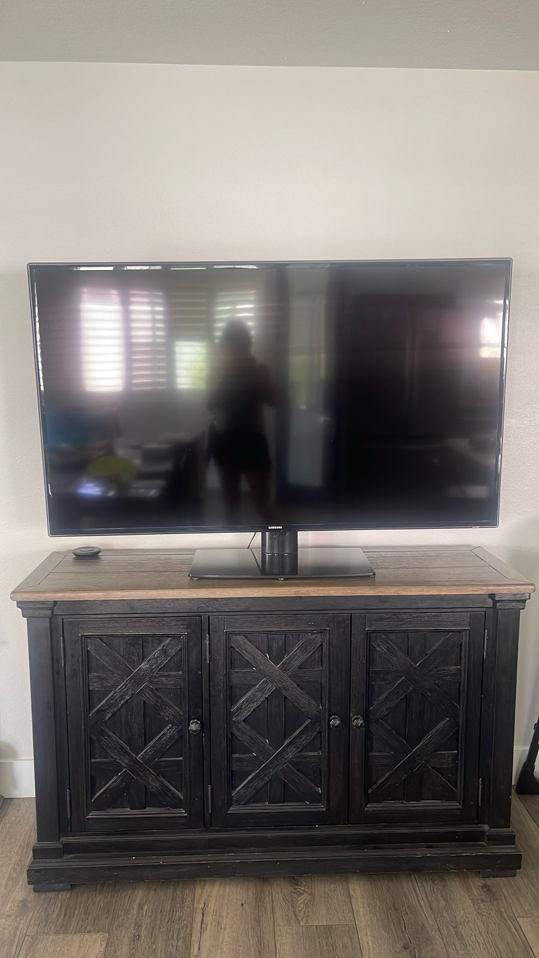 Samsung 54” TV