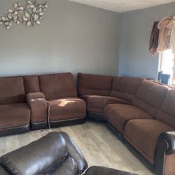 Charging Recliner Couches 