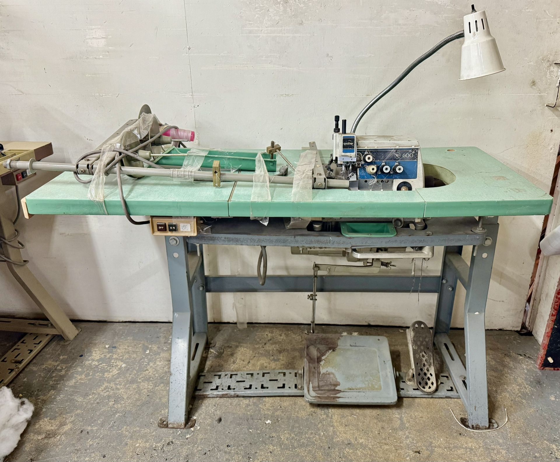 BROTHER 600 Sewing Machine - Working