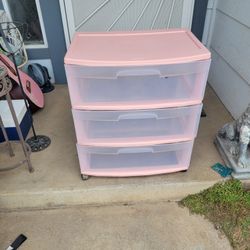 Rolling storage drawers 