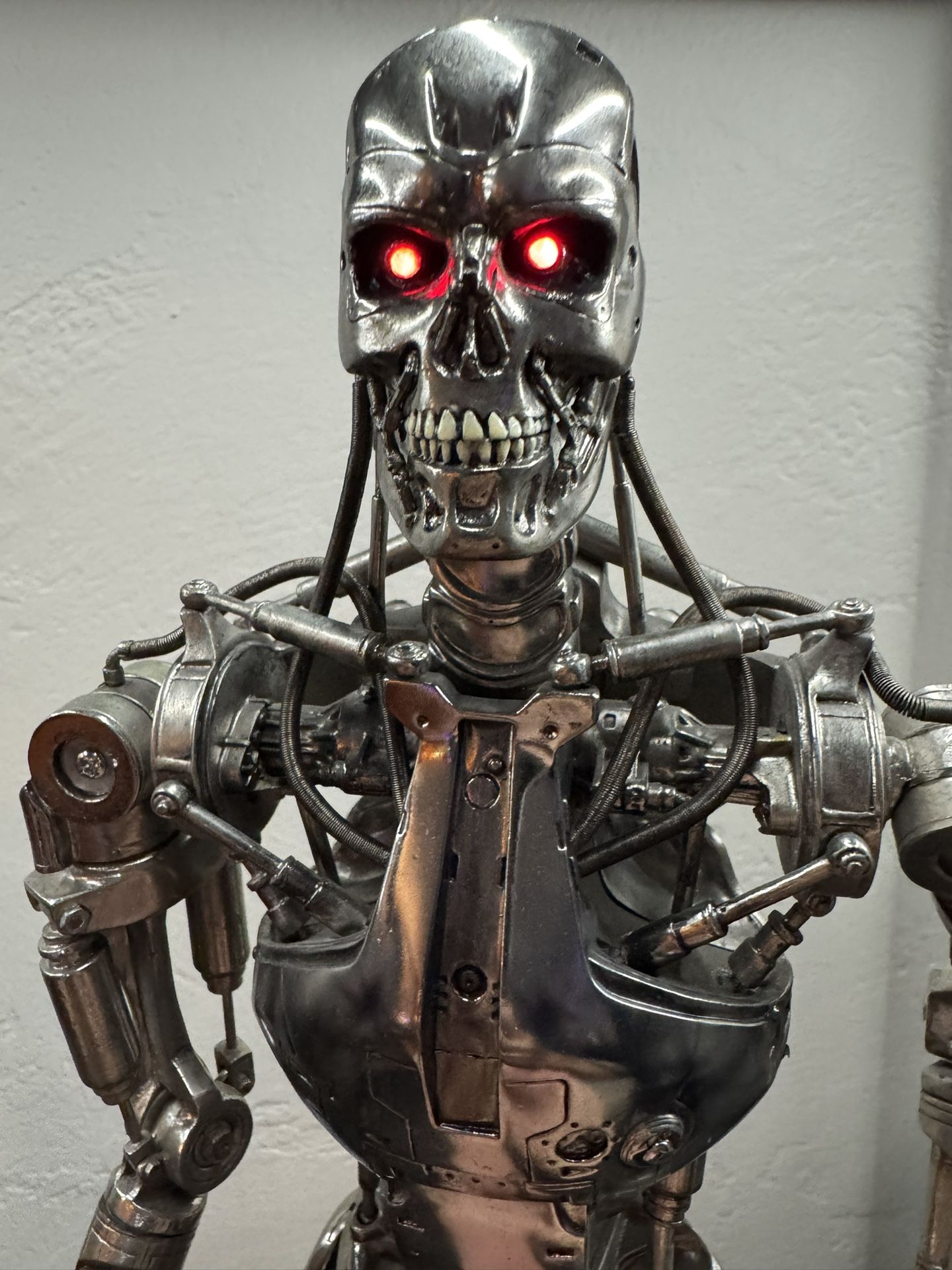 Sideshow Premium Format Terminator Endoskeleton T-800 1/4 Scale Statue