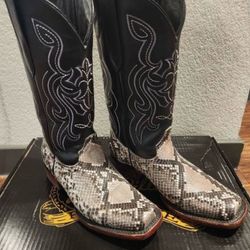 Western wear country boots George Strait ticket