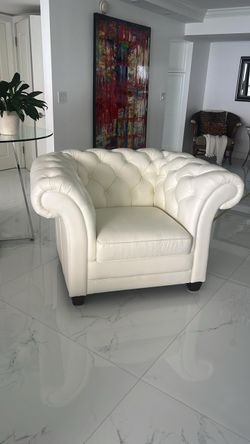 White Genuine Leather Chesterfield Armchair
