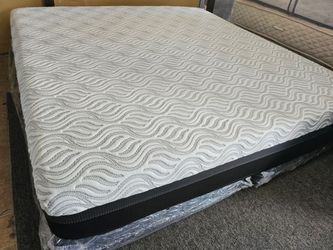 Sealy Hybrid Essentials King Mattress And Box Spring 🌙