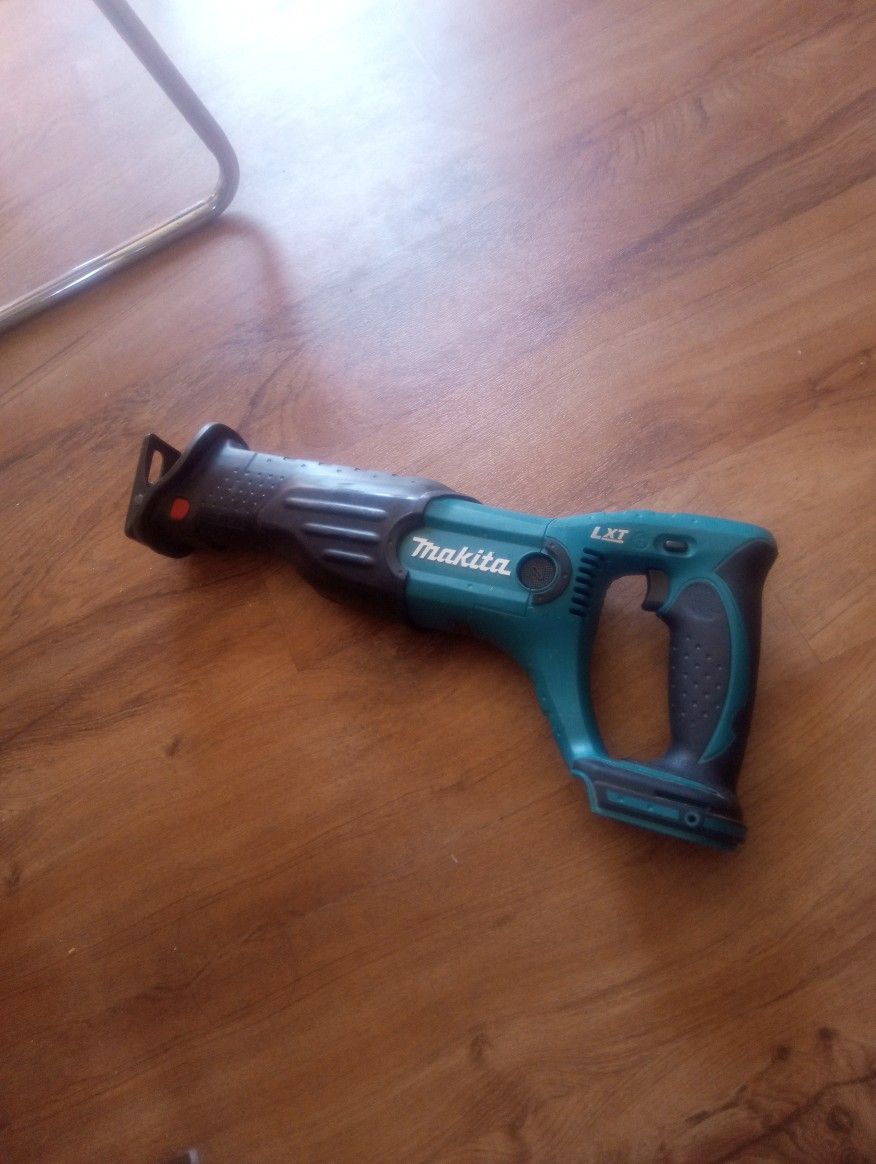 Makita Saw LXT 18v