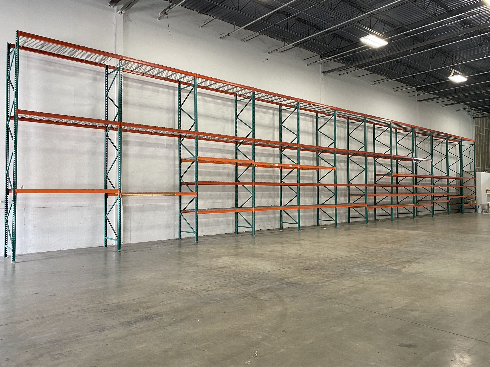 Used Like New Industrial Pallet Racking for Sale in Miami, FL OfferUp