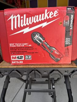 Milwaukee M12 Forcé Logic Press Tool 1/2 -1 Kit