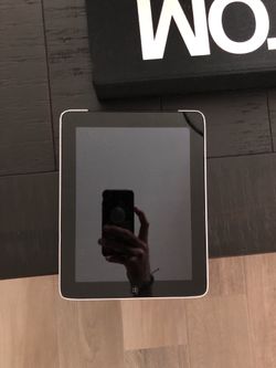 Apple iPad No cracks works good no problems at all make me an offer