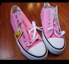 NEW CONVERSE SHOES