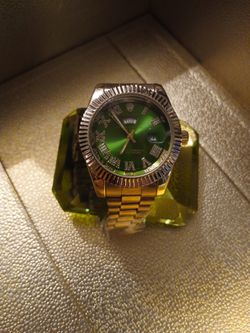 El Regalo Perfecto, Nuevos , Réplica 