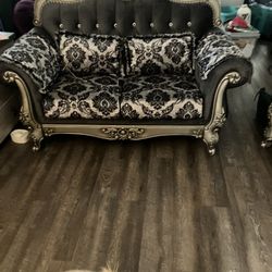 Sofa& Loveseat Sliver N Black