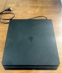 PlayStation 4 825gb