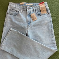 Women’s Levis 