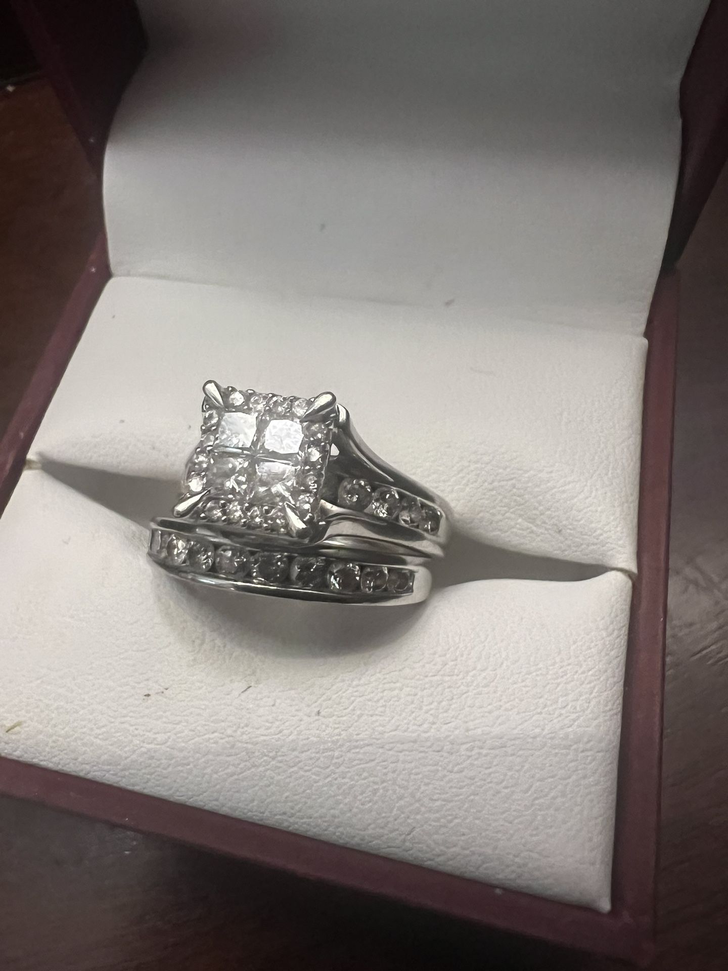 10 K White gold 2 CW Total Bridal Set
