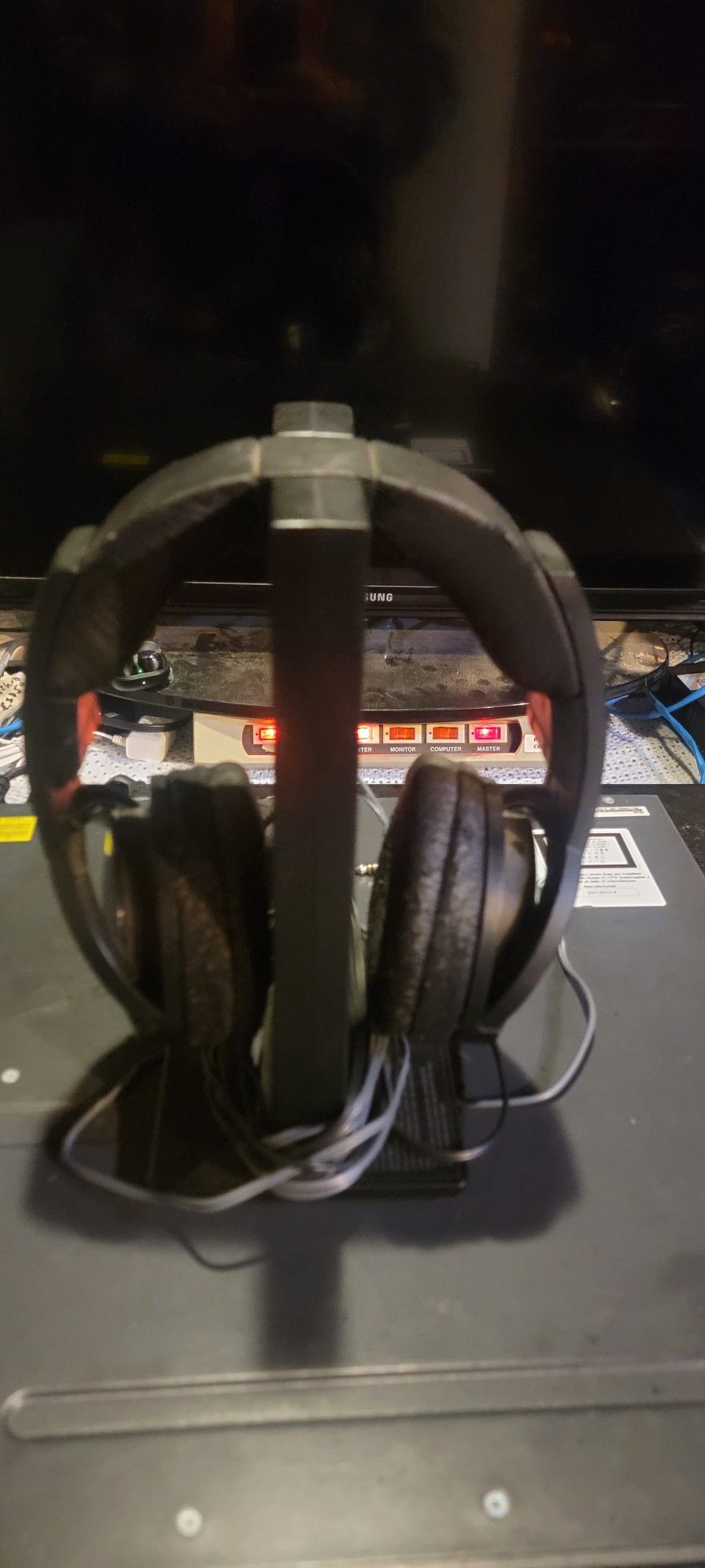 Sony Wireless Stereo Transmitter - Model TMR-RF985R - Works Great!...