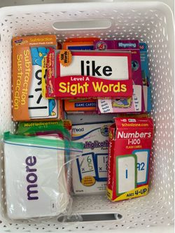 Full box of learning flashcards.