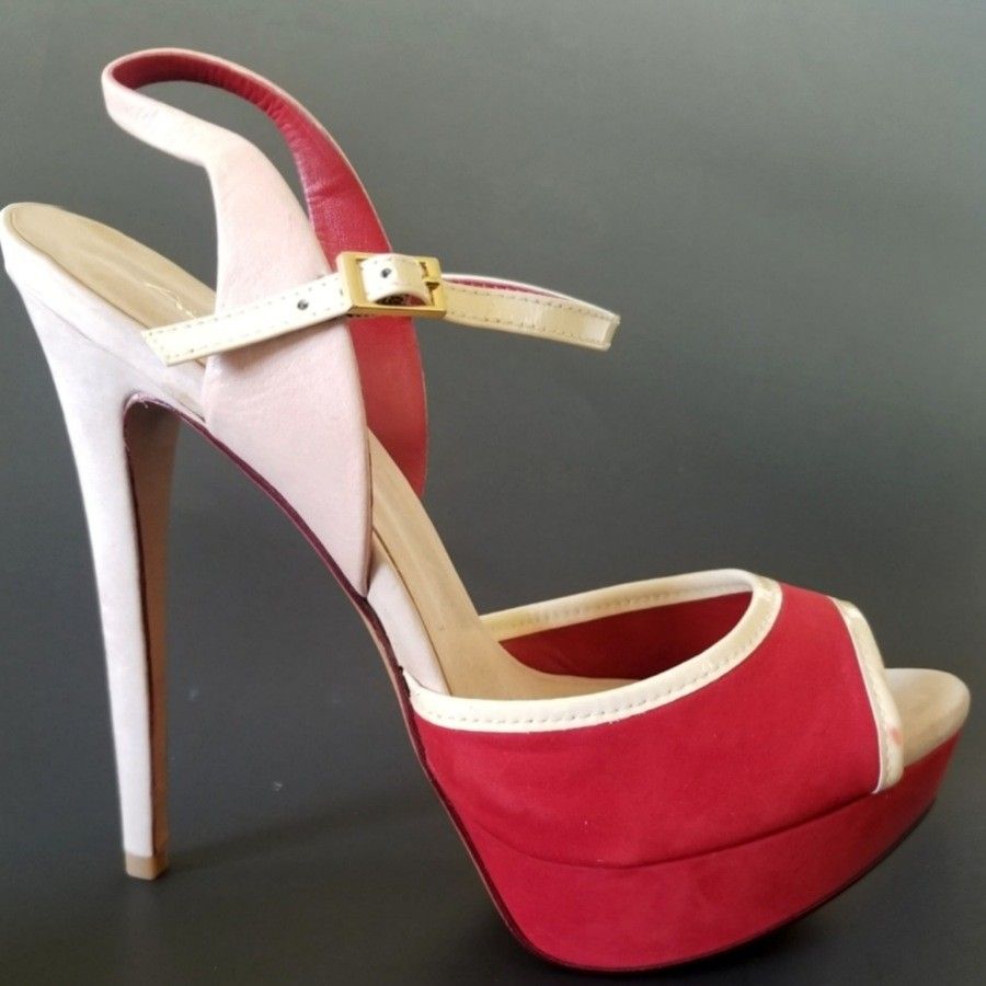 Like New High Heeled Brazilian Solians