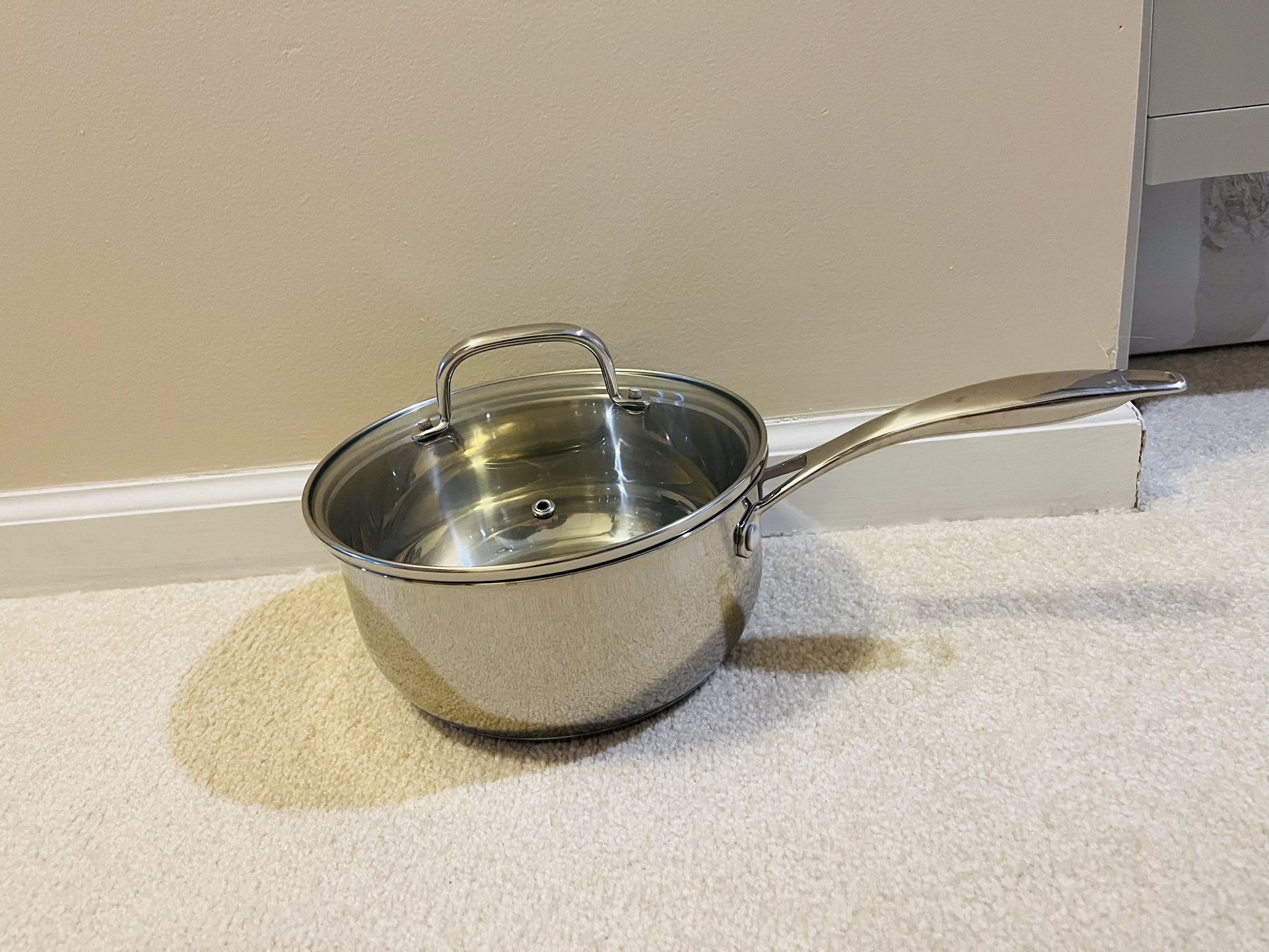 Amazon Basics Stainless Steel Sauce Pan with Lid, 2.5-Quart