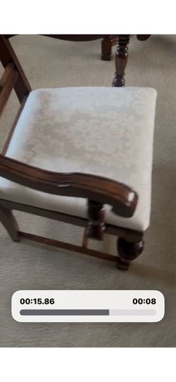 Dining room table and six chairs in condition all matching solid oak
