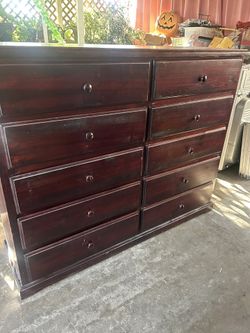 Dresser