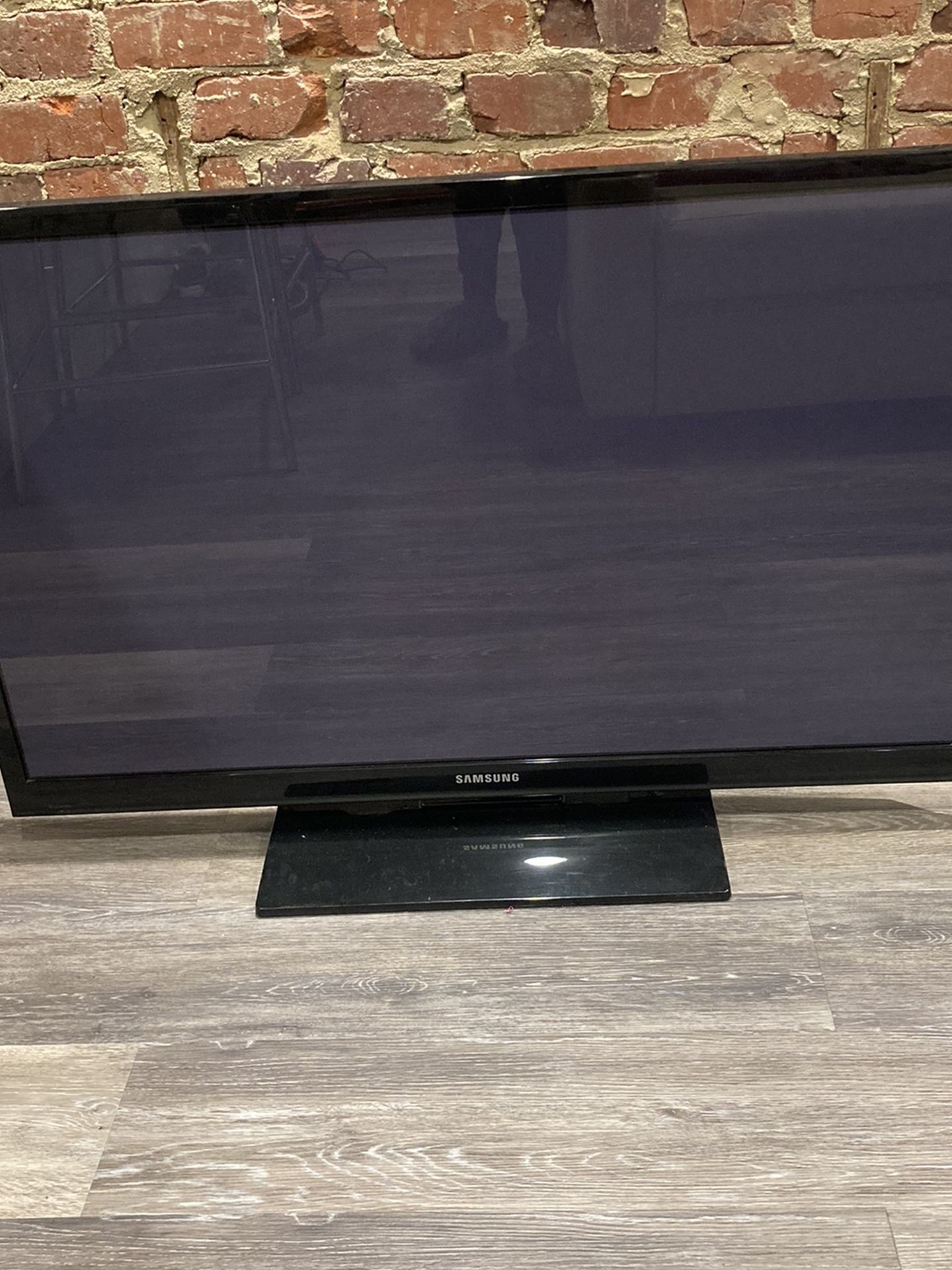 43” flat screen Samsung PDP TV