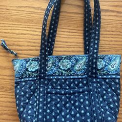 Small Vera Bradley Purse.   
