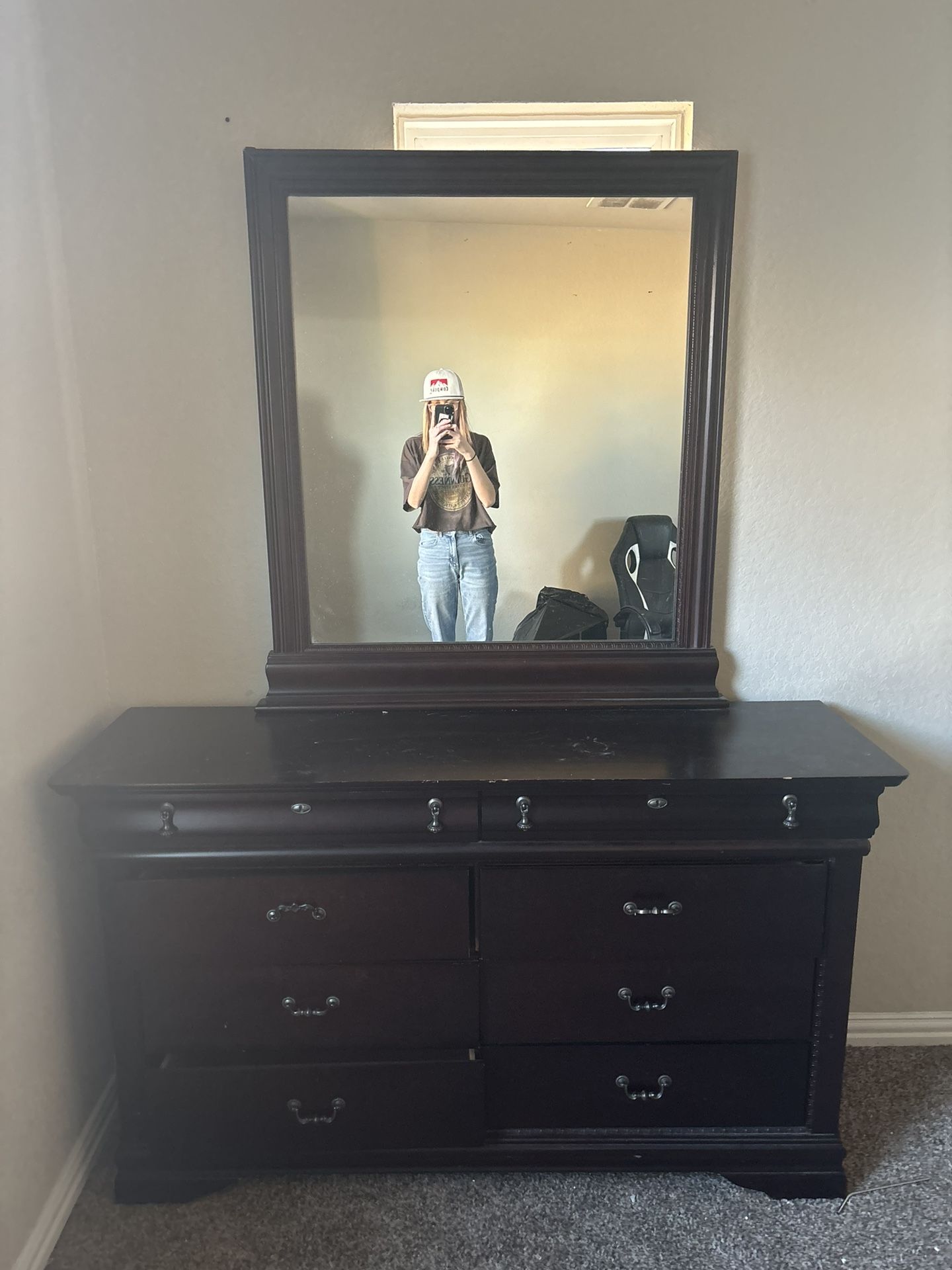 Dresser With Mirror And Nightstand
