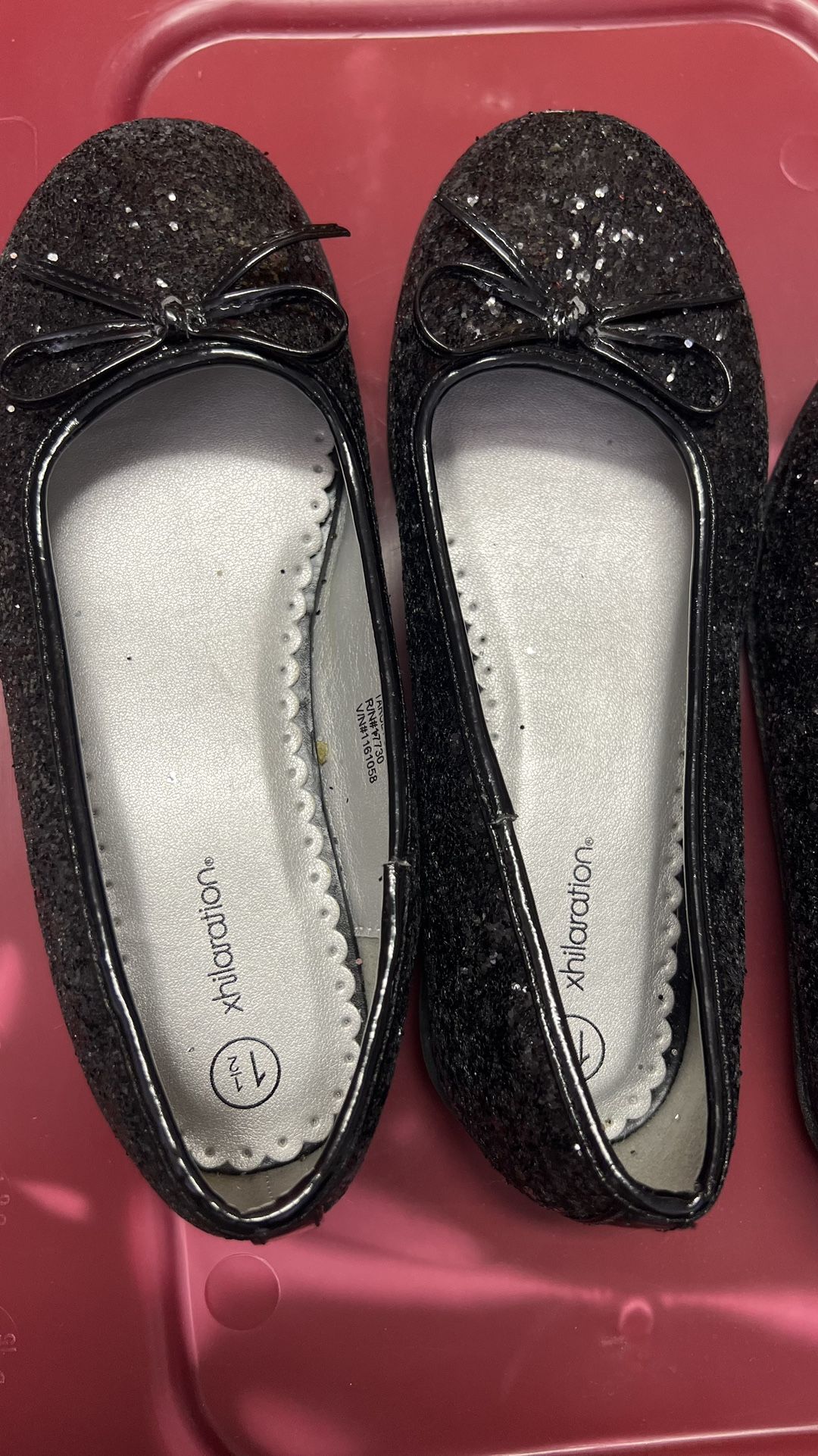 Xhilaration Black Glitter Dress Shoes Size 1 1/2