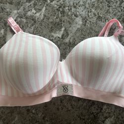 Victoria's Secret Lightly Line Bra Size 40d