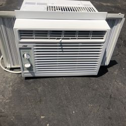 Very Good Condition Arctic King Air Conditioner 