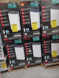 Its Hot 🔥 Hot 🔥 Hot 🔥.  12000btu Portable Ac By Toshiba WiFi Smart.  Complete Set New In Box With Warranty