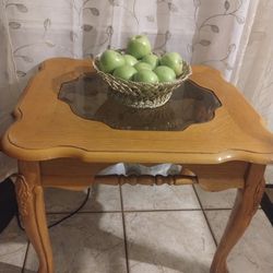 2 Side Table Good Condition 