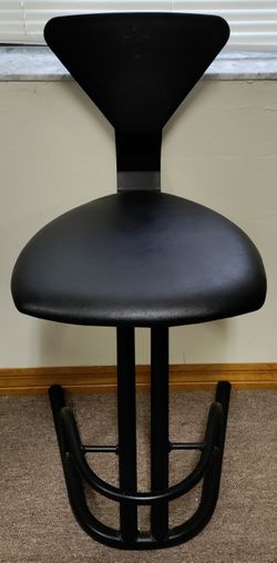 High-seated Swivel Black Chair