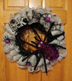 Eek Halloween Wreath