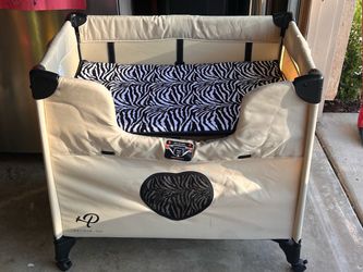 Petique Dog Bed