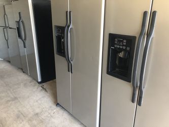 Stainless steel kitchen appliance sets