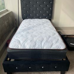 💖2 TWIN BED FRAMES , 2 TWIN MATTRESSES $480 WITH DELIVERY!!  YES THE PRICE IS REAL  CASH ON ARRIVAL!  $480 FOR 2 BEDS, 2 MATTRESS  BRAND NEW DELIVER