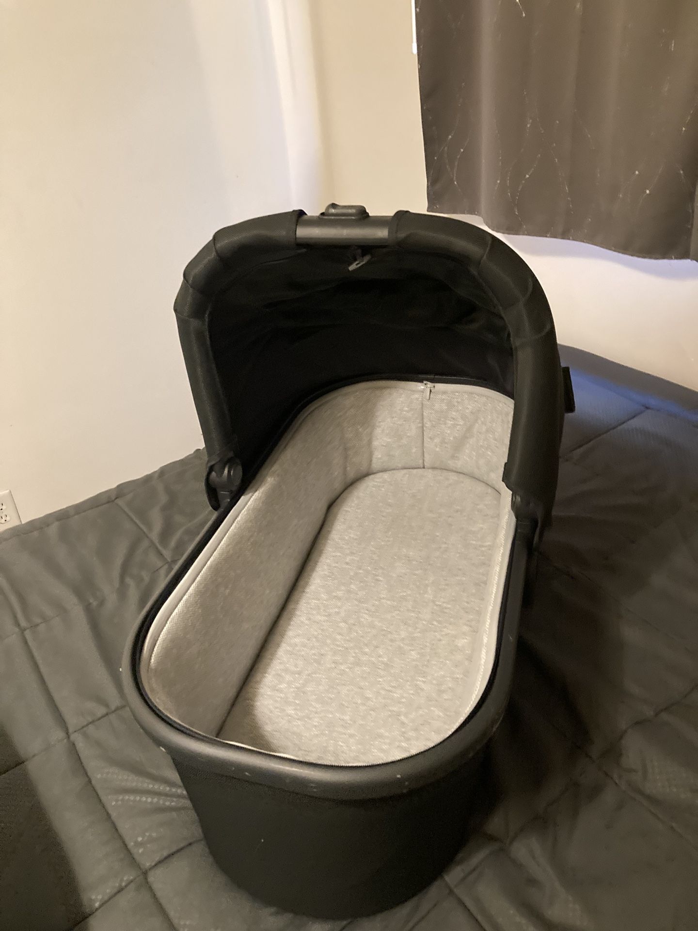 Uppa Baby bassinet Stroller Attachment