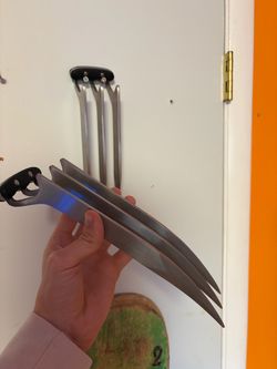 Wolverine claws